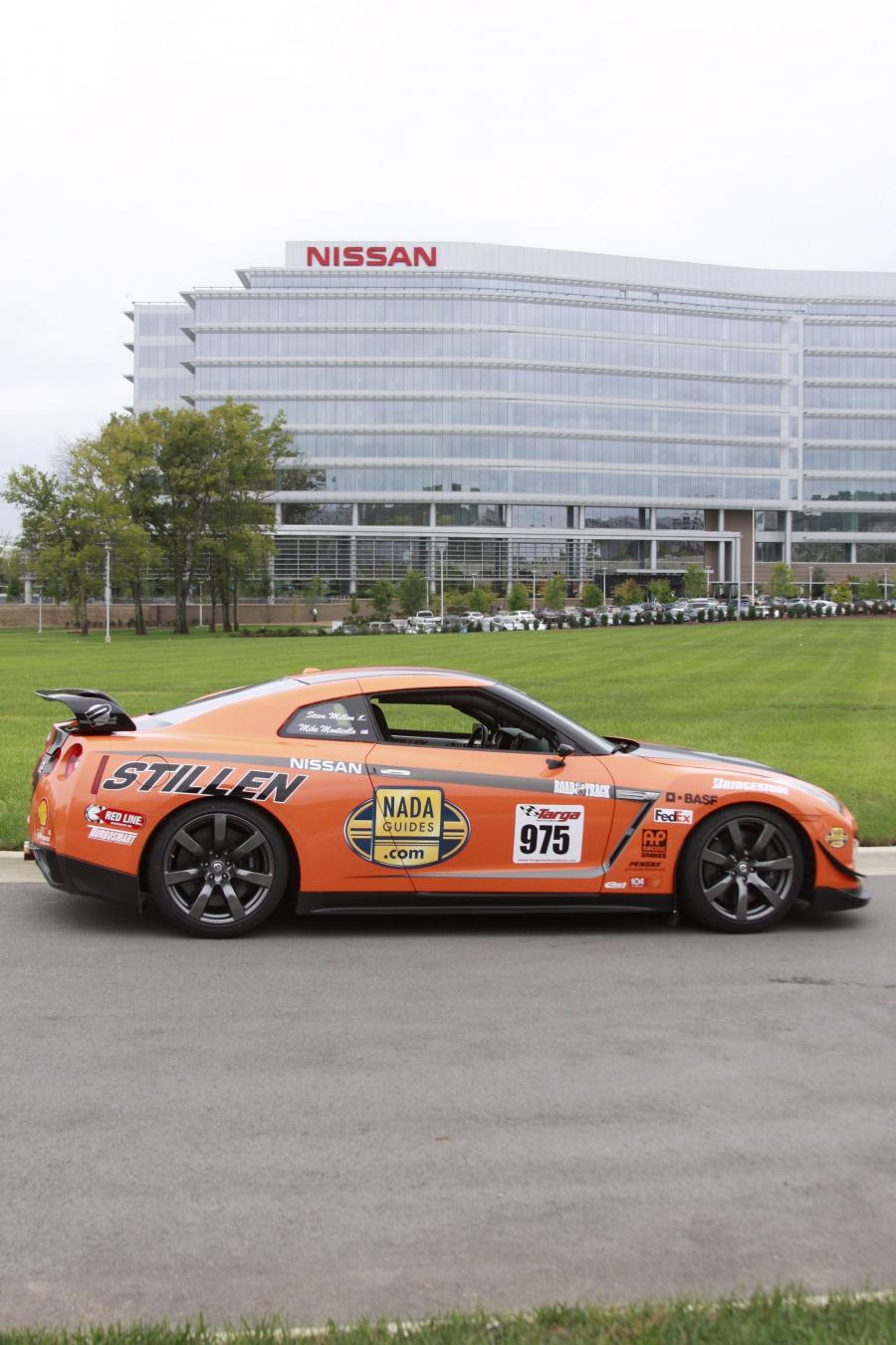  Nissan GT-R by Stillen 2010 года  (фото 2 из 2)